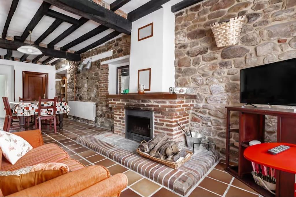La Jomeruca ,Espaciosa Casa Rural Cerca De Playa Y Montana Caranceja Bagian luar foto